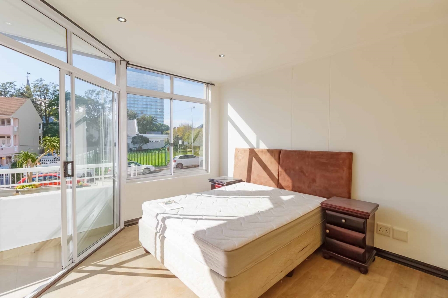 To Let 2 Bedroom Property for Rent in Sea Point Western Cape